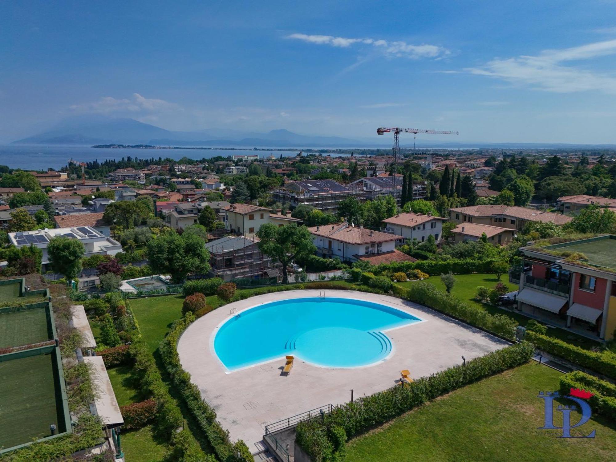 Desenzanoloft Official Partner Marriott Homes & Villas -Butterfly And 5 Pools Family Apartment Desenzano del Garda Exterior foto